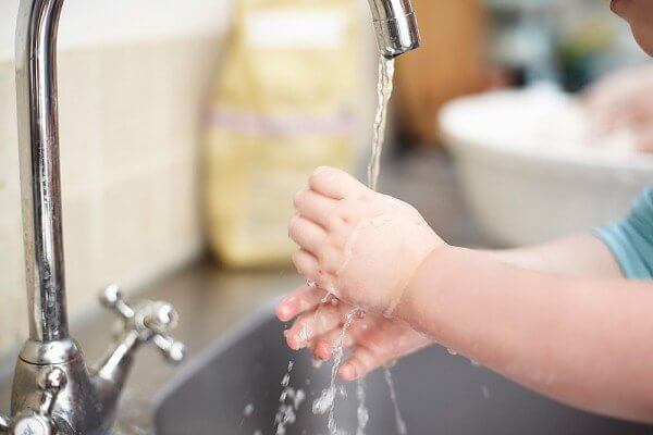 Độ mặn nước sinh hoạt bao nhiêu là đạt chuẩn cho sức khỏe?