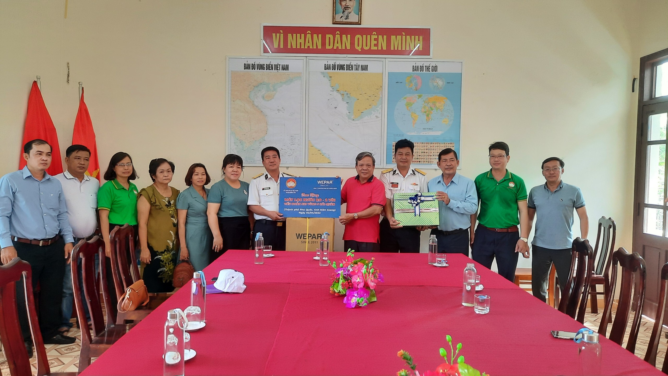 Công ty Wepar trao tặng máy lọc nước cho Hải Quân Phú Quốc