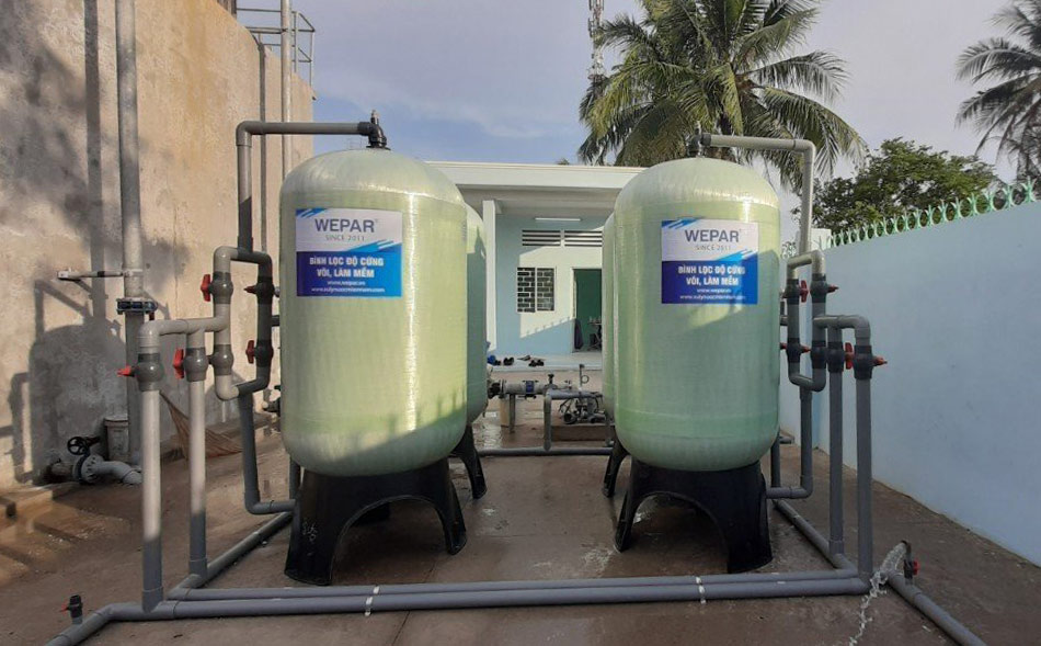 Hãy liên hệ với đơn vị có chuyên môn về xử lý nước để đầu tư hệ thống lọc nước phù hợp.