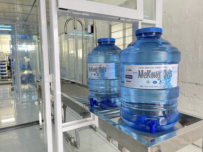 Nơi mua vỏ bình nước 20l giá sỉ cho cơ sở sản xuất nước đóng bình