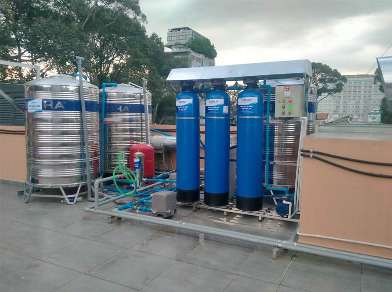 Hệ thống lọc nước tổng đầu nguồn sử dụng hệ thống lọc tự động thi công bởi Wepar.